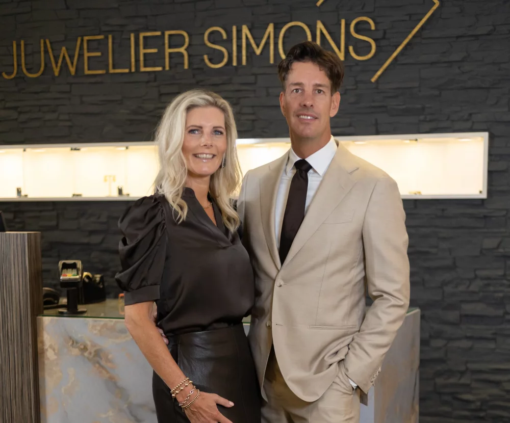 Jessica en Joost Simons in hun winkel in Oosterwolde